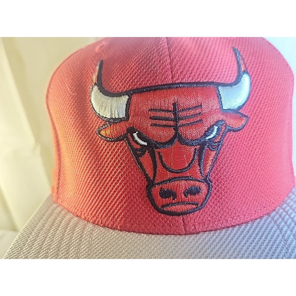 Chicago Bulls Adidas Snapback Hat - Red with Bulls Logo - 2015 - Rare!"